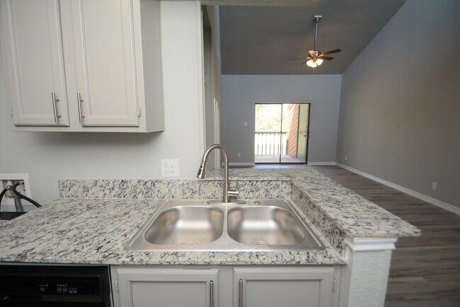 Building Photo - 13151 Walden Rd