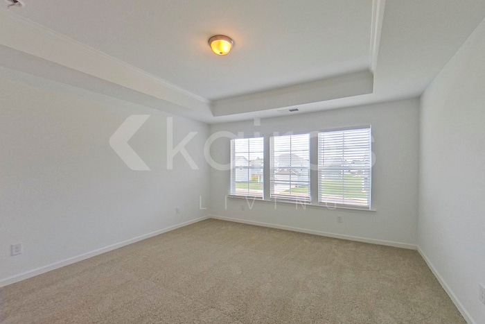 Building Photo - 308 Silver Maple Ln