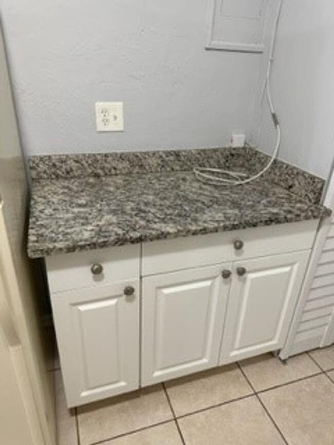 Building Photo - Atlantic 1016 Douglas