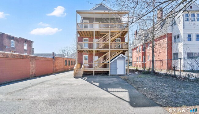 Building Photo - 144 Madison St