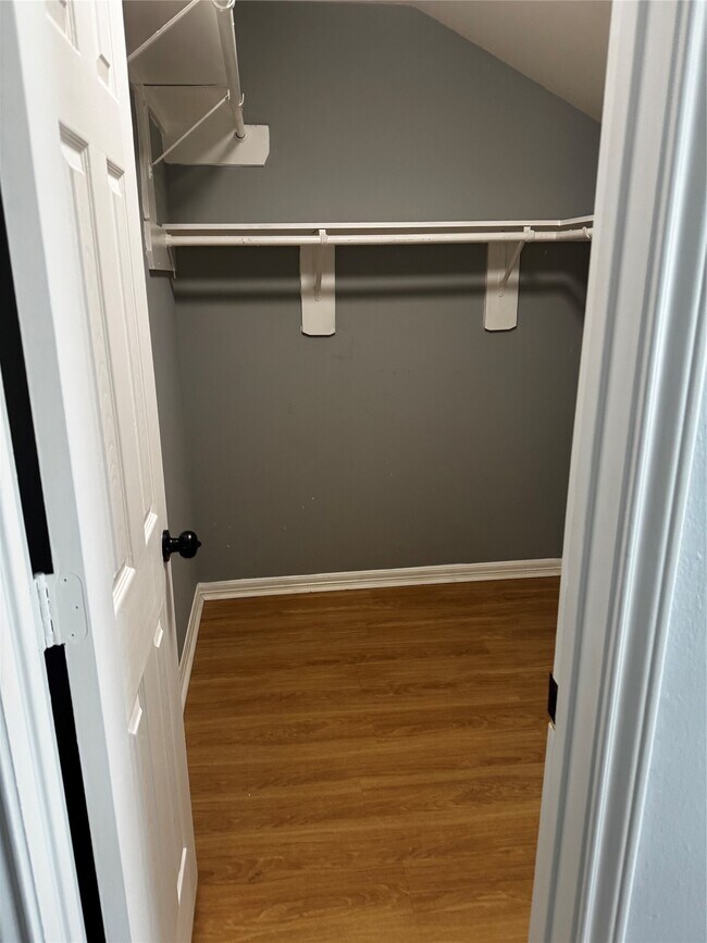 Building Photo - 4640 Knoxville St