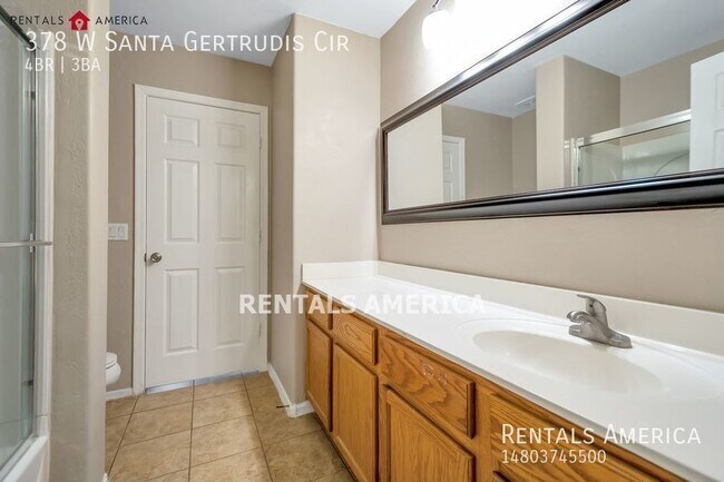 Building Photo - Beautiful 4BR/3BA Corner Lot Home w/ Pool ...