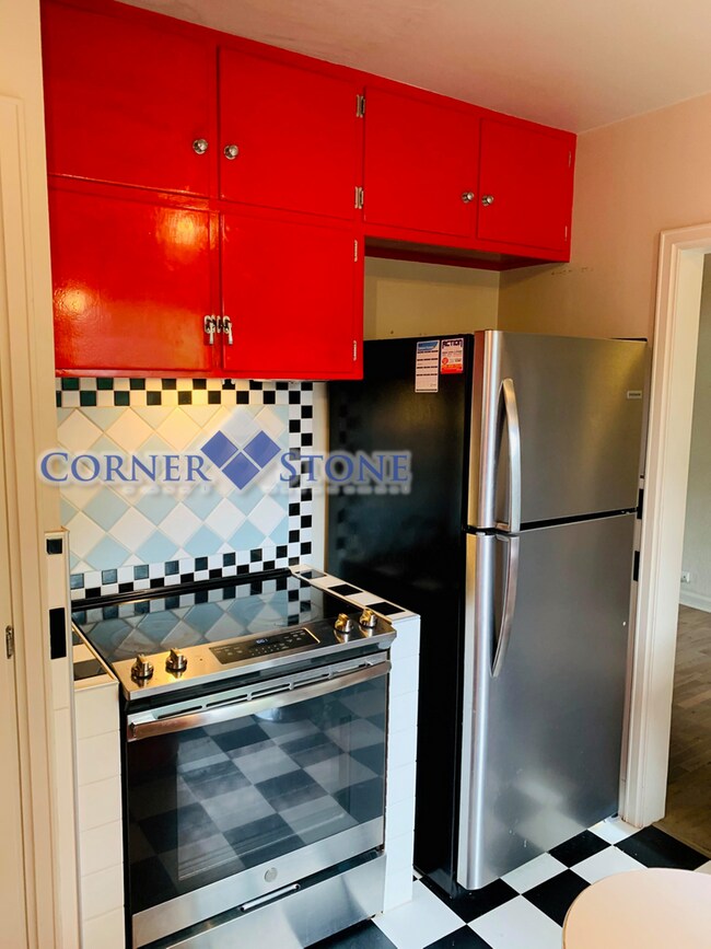 Building Photo - Large Spacious Home in Nampa!