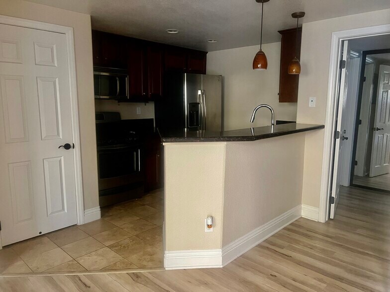 Building Photo - 3955 Nobel Dr