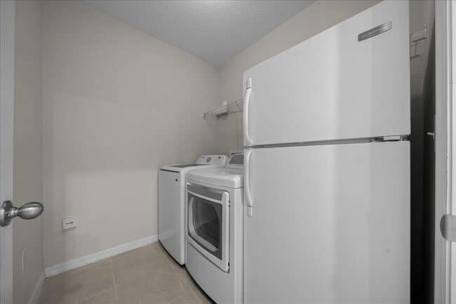 Building Photo - Move-In Ready! Beautiful 4-Bedroom Home with Modern Finishes & Room to Grow