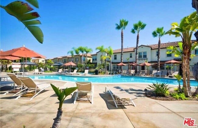 Building Photo - 10533 Maple Ln