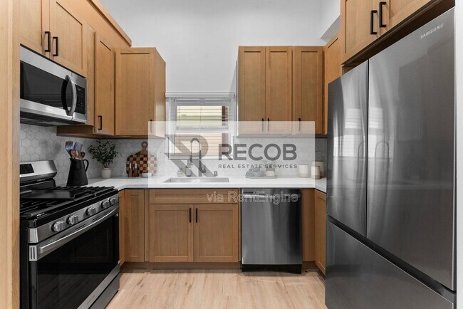 Building Photo - 6730 Mohawk St