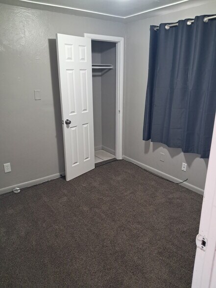 Building Photo - 1011 Emporia St