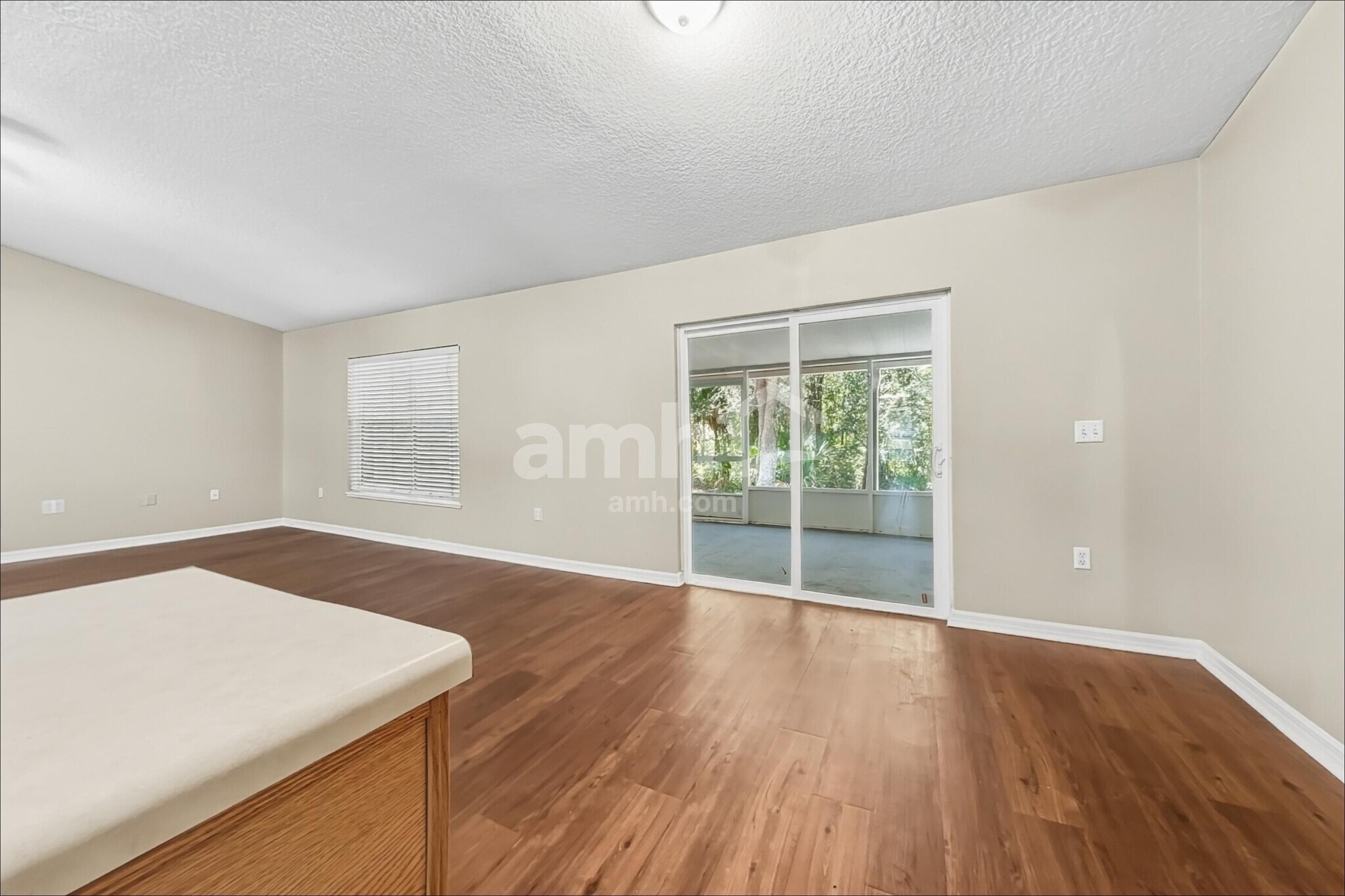 Building Photo - 97154 Yorkshire Dr