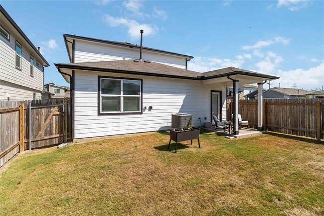 Building Photo - 105 New Hvn St