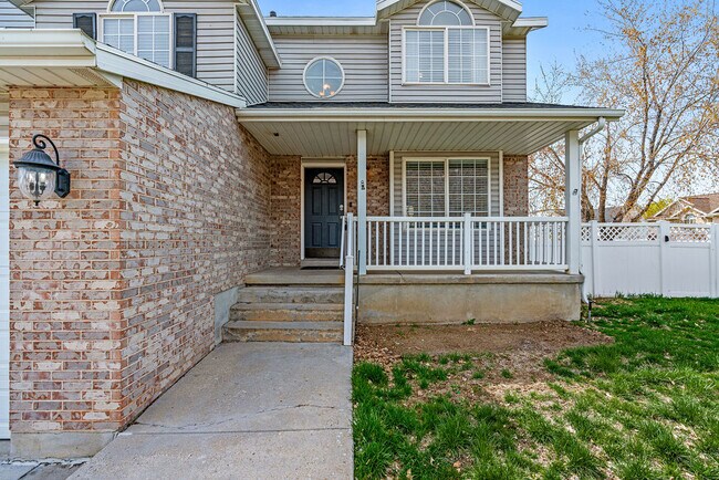 Building Photo - 1162 Cave Hollow Ln