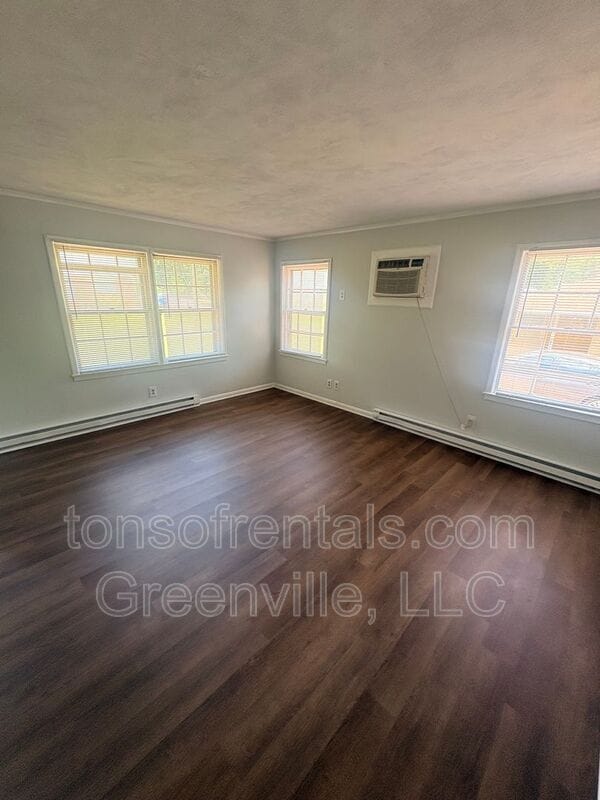 Building Photo - 293 Dogwood Club Rd