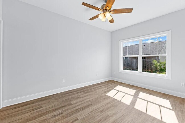 Building Photo - 217 Lenox Cir