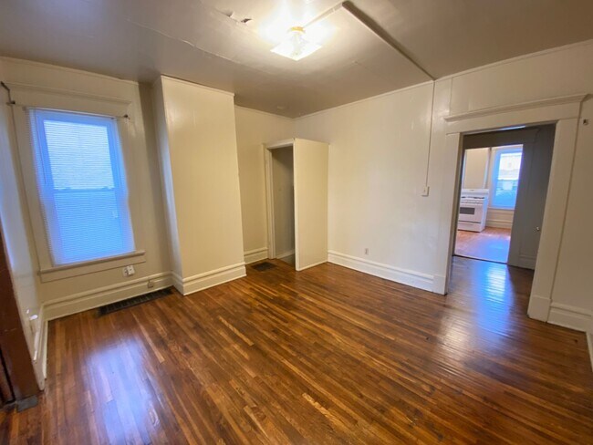 Building Photo - 77 Frambes Ave