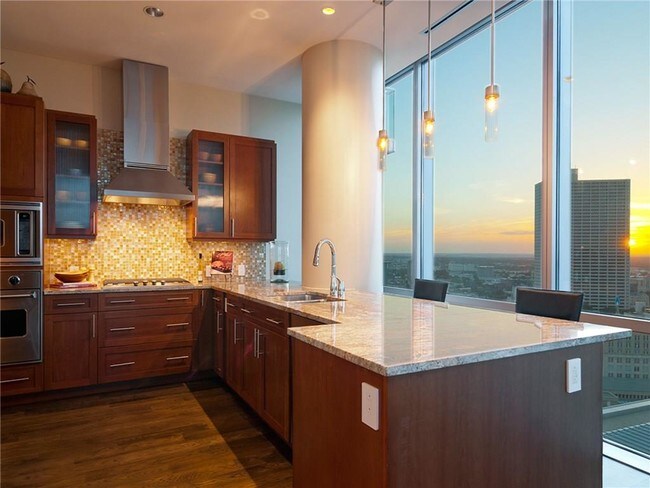 Building Photo - 1301 Throckmorton St