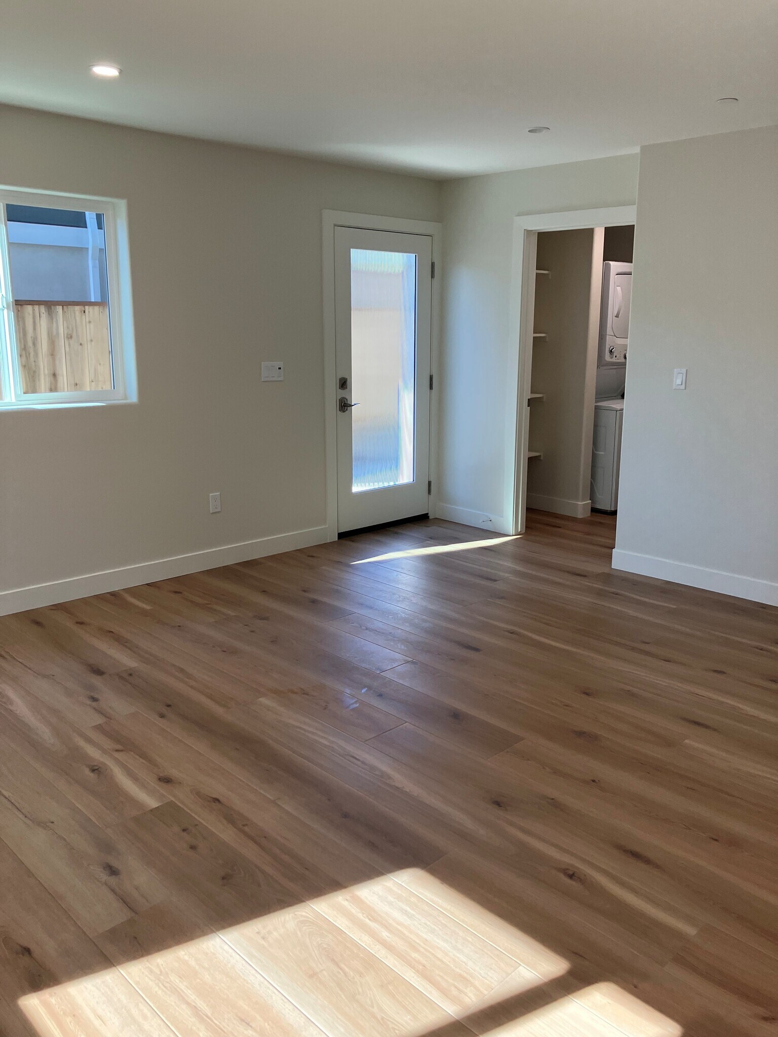 Easy care hardwood flooring - 548 Blanca St