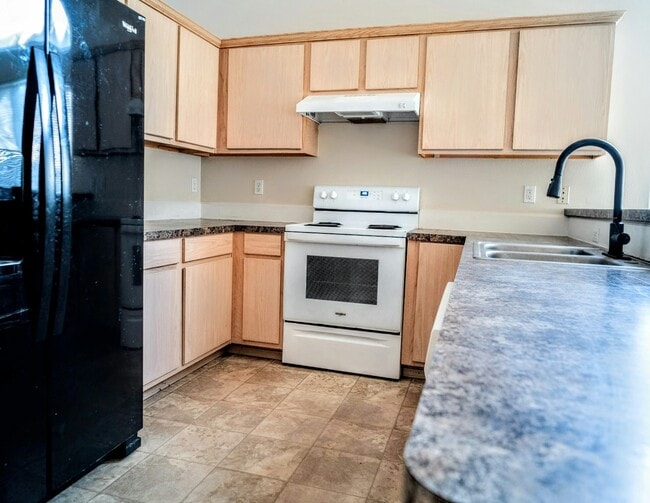 Building Photo - 16901 SE 6th St