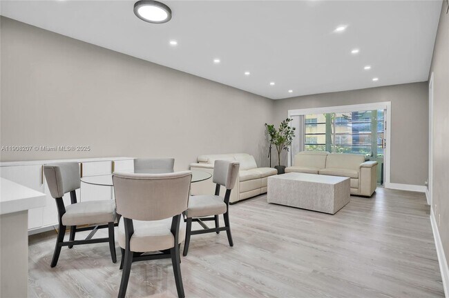 Building Photo - 100 Ashbury Rd