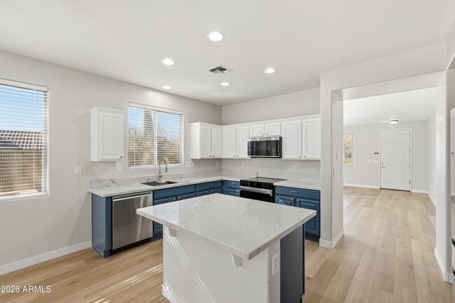 Building Photo - 1711 W Twain Ct