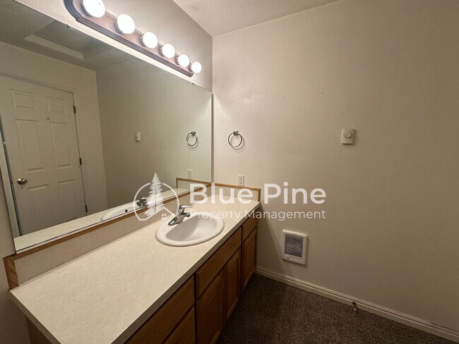 Building Photo - 3156 Chasewood Dr