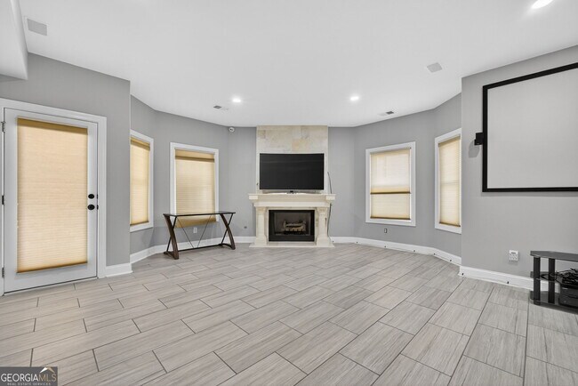 Building Photo - 1410 Landon Dr