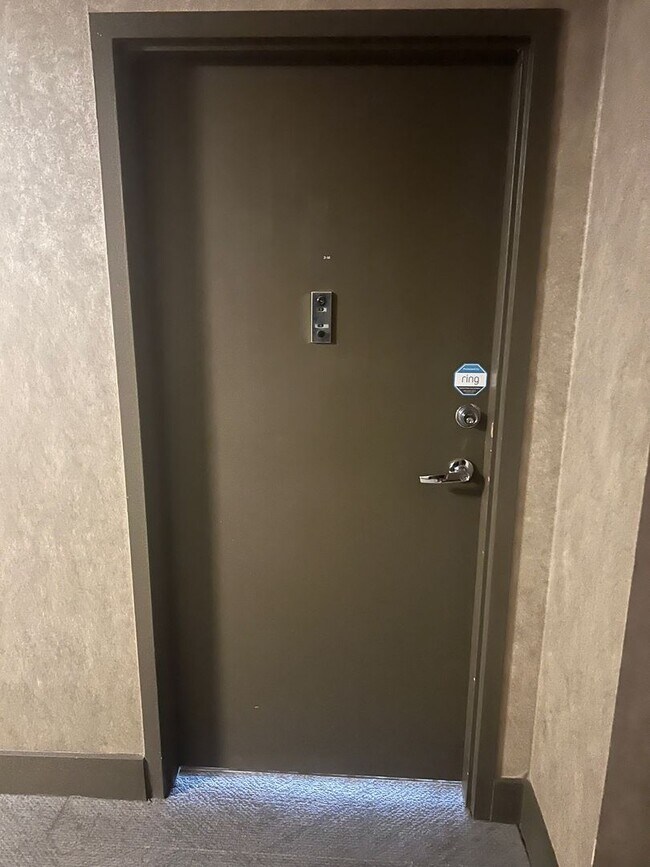 Building Photo - Fantastic Studio in The Metropolitan Condos