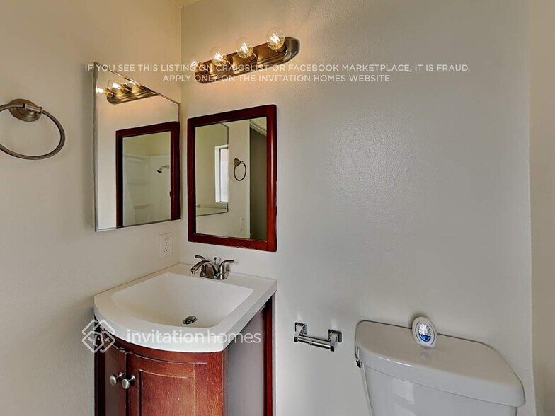 Building Photo - 9702 Forest Ave