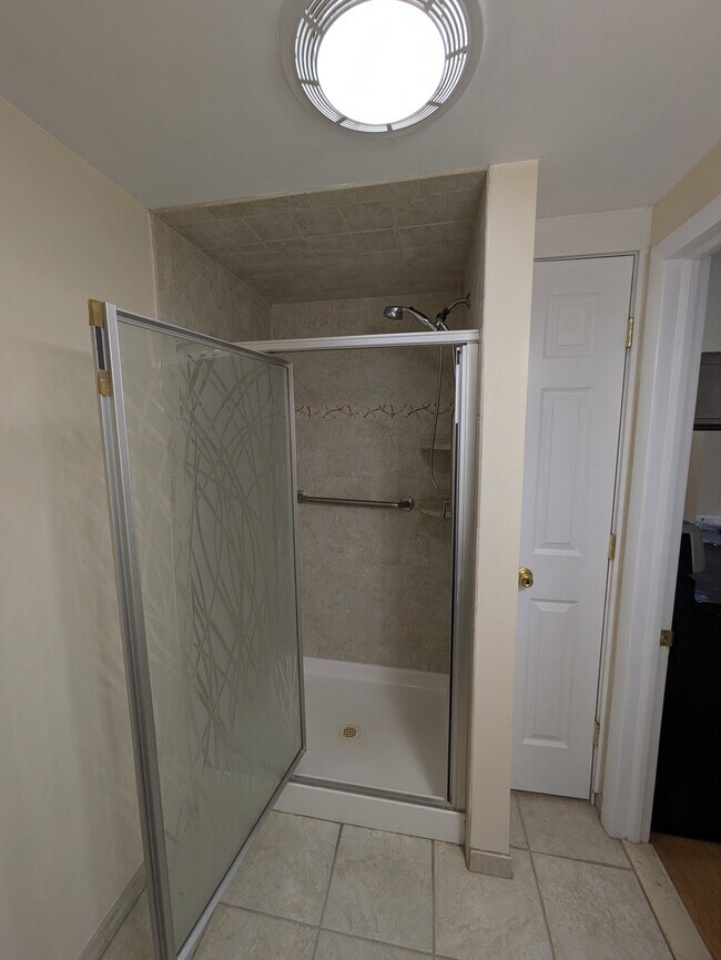 Building Photo - 383 W Clinton St