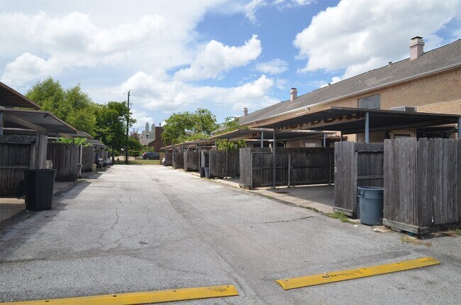 Building Photo - 4022 Belle Park Dr