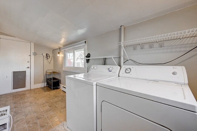 Building Photo - $2,200 - 2 Bed, 1 Bath Home in Englewood w...