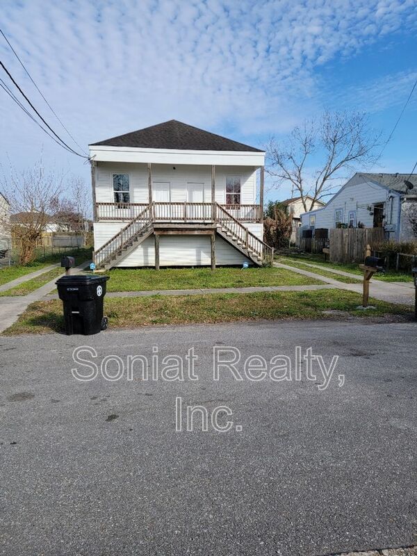 Primary Photo - 5755 Pasteur Blvd