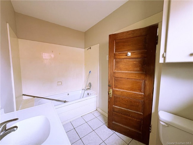 Building Photo - 512 11th St