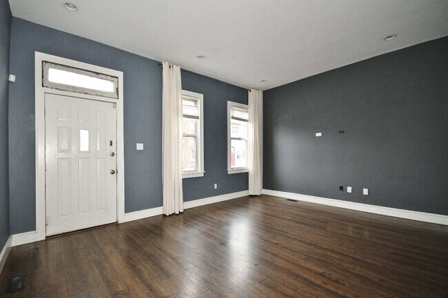 Building Photo - 1606 Bingham St