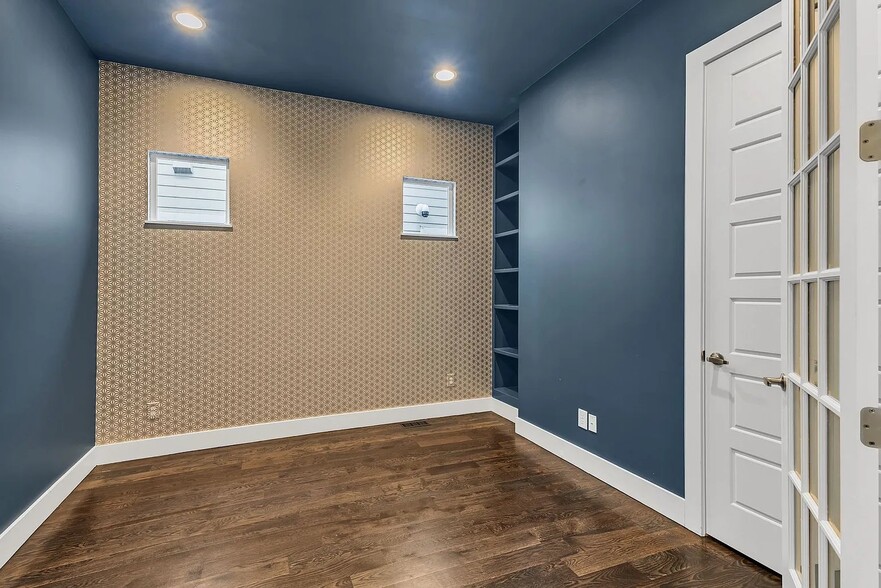 Building Photo - 606B Hume St