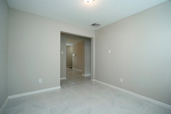 Building Photo - 29227 Legends Beam Dr