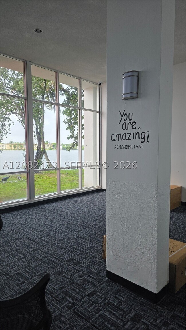 Building Photo - 1301 NE Miami Gardens Dr