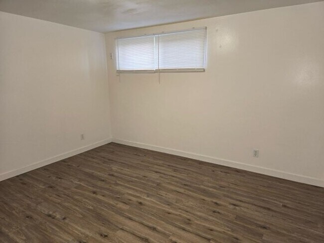 Building Photo - 271 N 300 W