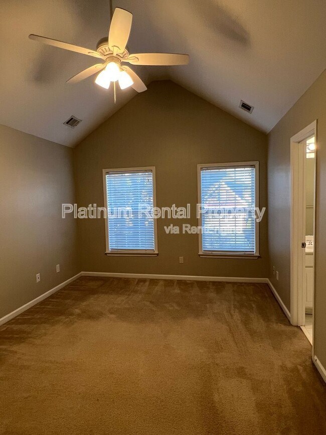 Building Photo - 7170 Belcrest Dr