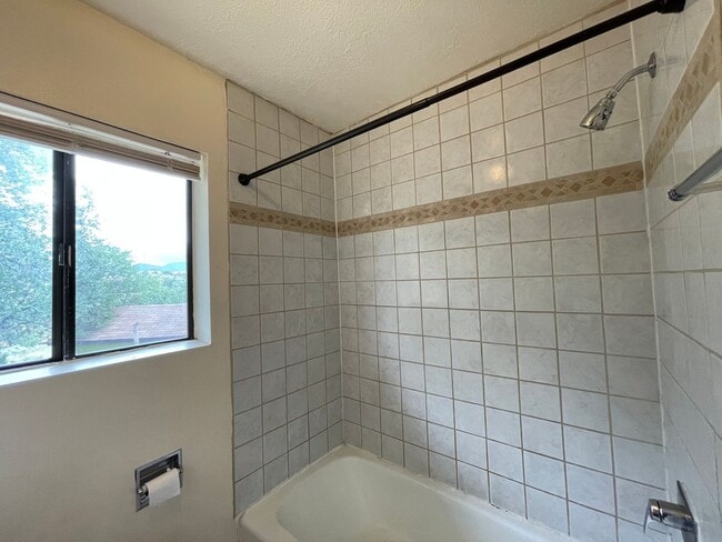 Building Photo - 2134 Candelero St
