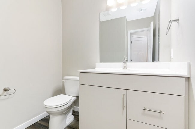 Building Photo - Like new! Lease THIS 3 bd 3 ba 2 car garag...