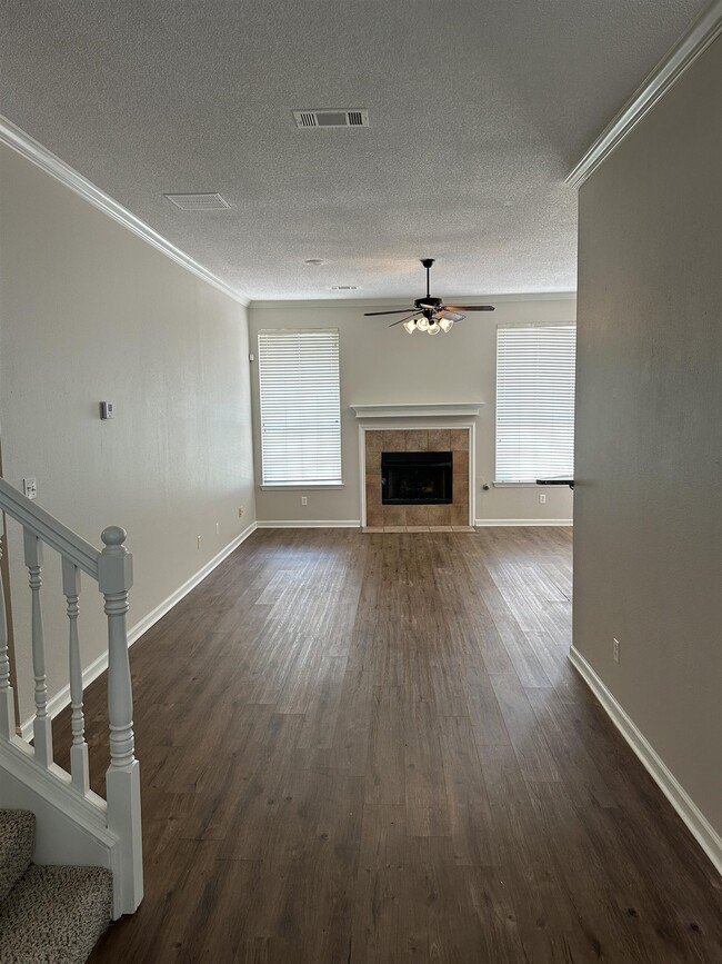 Building Photo - 5281 Jon Oak Dr