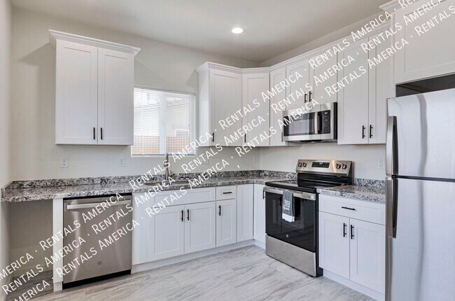 Building Photo - 3727 N Stone Ave