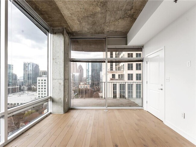 Building Photo - 943 Peachtree St NE