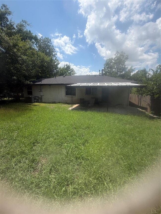 Building Photo - 3508 N Virginia Ave