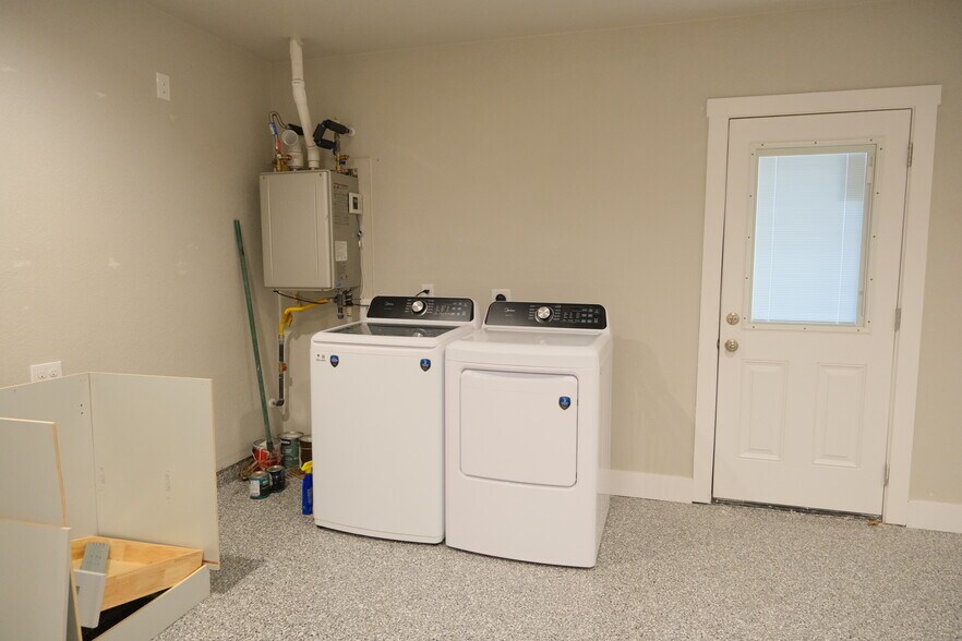 Building Photo - 8311 Babe Ruth St