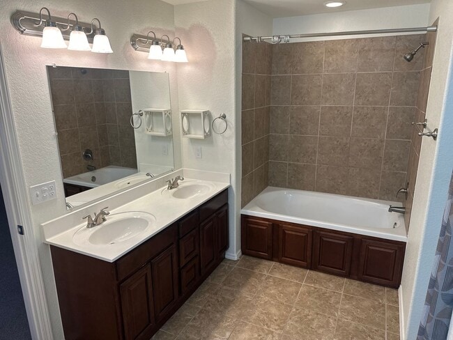 Building Photo - Available Now! Beautiful 4-Bedroom, 2-Bathroom Springdale Home w/ Fenced-In Yard and Covered Patio