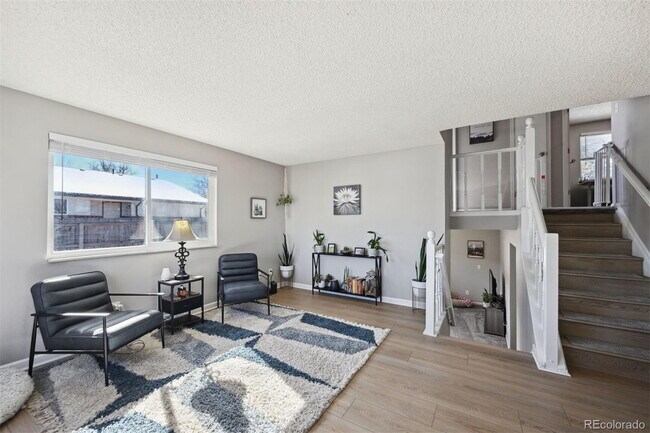 Building Photo - Wonderful duplex in Westminster!