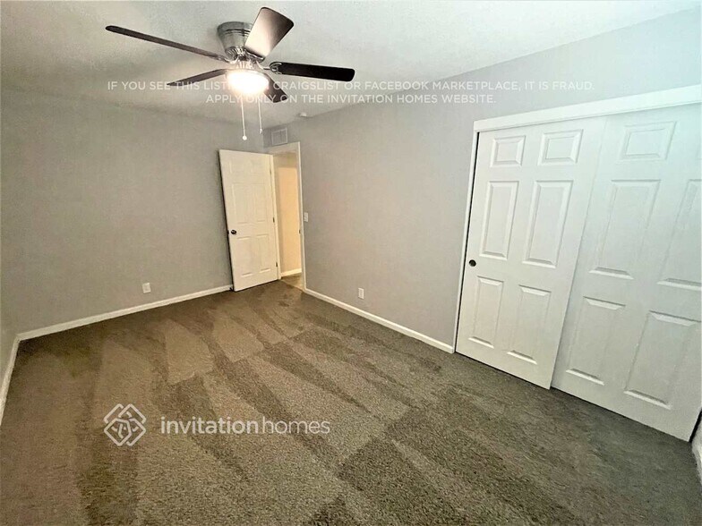 Building Photo - 943 E Manhatton Dr