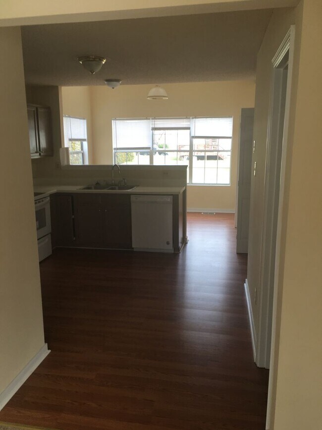 Building Photo - 1616 Fawcett Ln