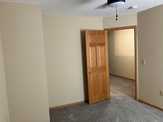 Building Photo - 1046 Laurel Tree Ct
